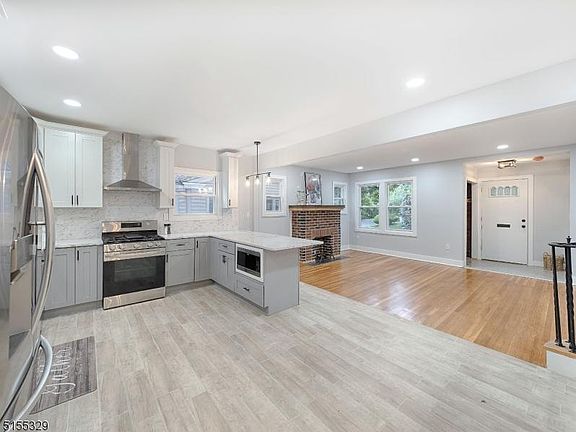 5th image of 143 Parker Ave