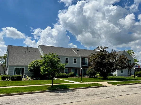 2019 Oak St APT A, Saint Charles, IL 60174
