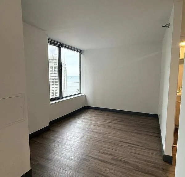 400 E Ohio St #410 — Photo 12