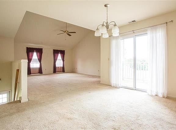 5th image of 1502 Briarwood Ln #B
