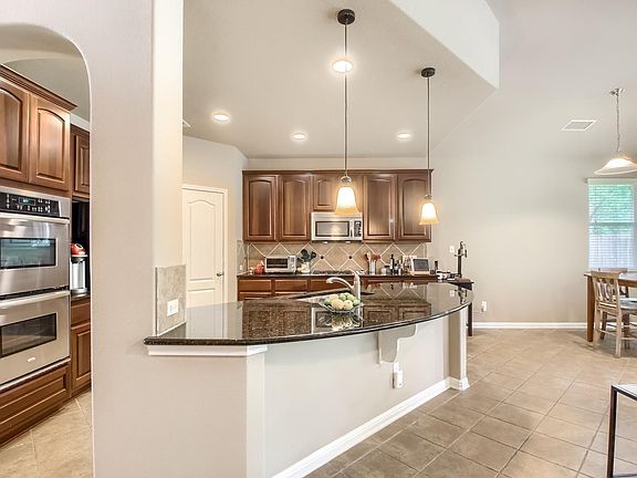 3rd image of 8417 Alophia Dr