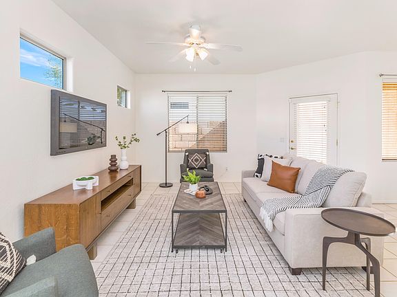 4th image of 3541 W MARCONI Avenue