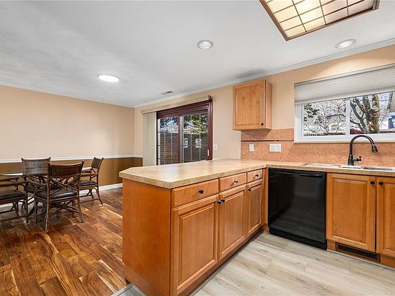 4th image of 905 Halifax Dr #905