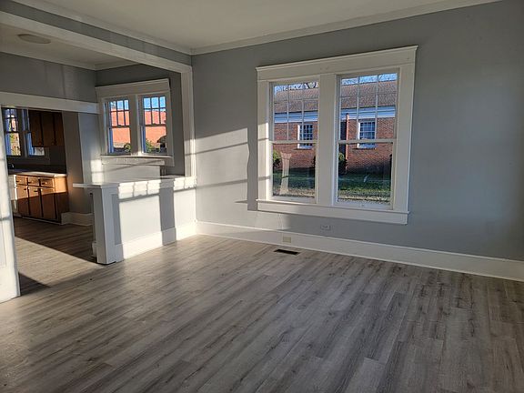 4th image of 174 Centre St
