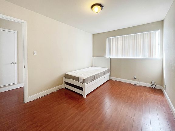3rd image of 411 8th Ave #3
