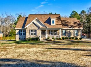 398 Kingsburry Rd, Clover, SC 29710