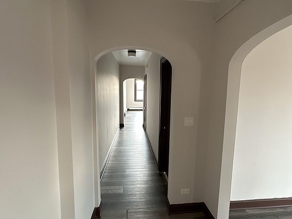 4th image of 4425 N Milwaukee Ave #3S