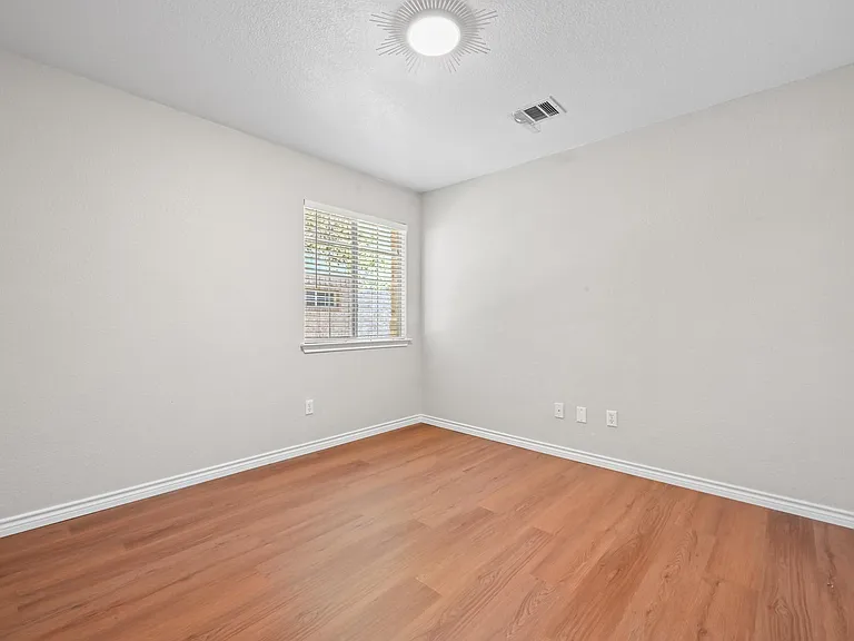 10317 Huxley St — Photo 21