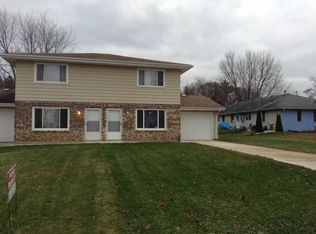 1260 Johnston Dr, Aurora, IL 60506