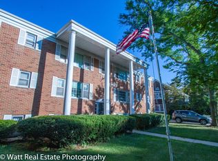 418 N 1st St APT 2, Dekalb, IL 60115