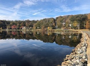22 Pleasantview Dr, Sparta, NJ 07871