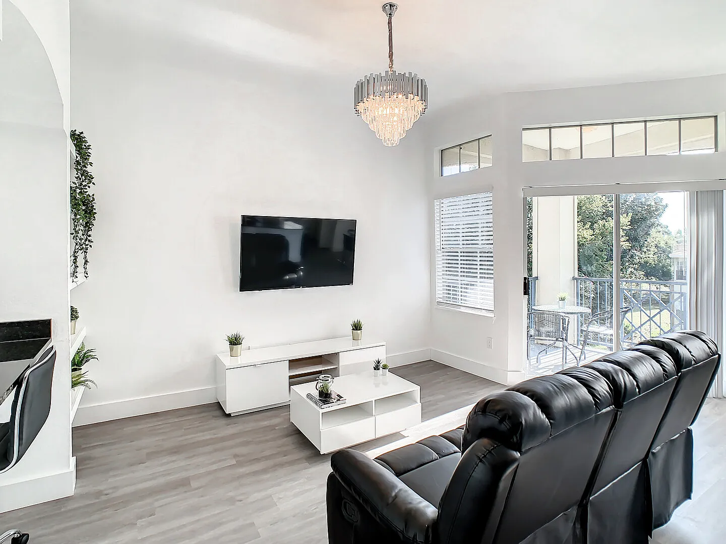 Stunning Contemporary 1-Bedroom Condo in Gated Community — Photo 1
