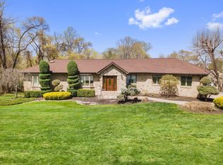 416 Storms Rd, Valley Cottage, NY 10989