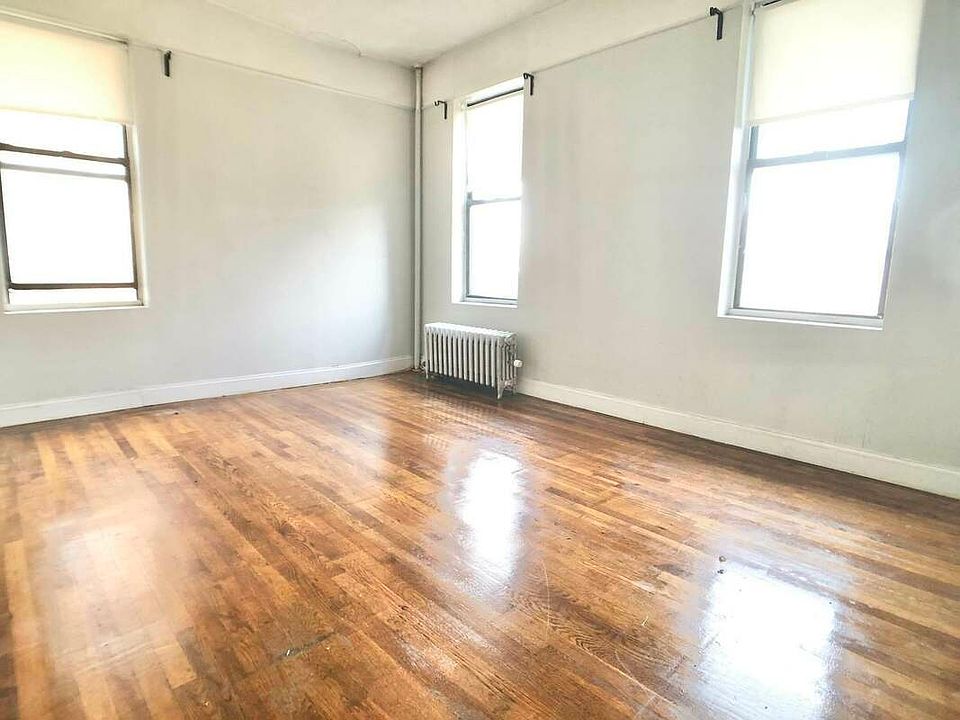 1st image of 2110 Westbury Ct APT 4F