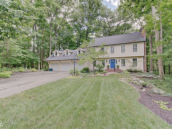 3rd image of 780 Sugarbush Dr
