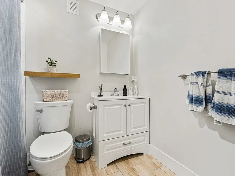1017 Park Ave #G — Photo 9