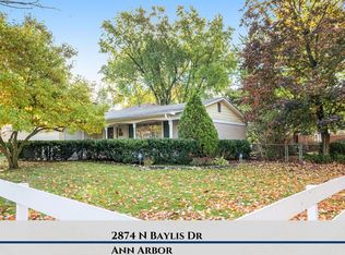 2874 Baylis Dr, Ann Arbor, MI 48108