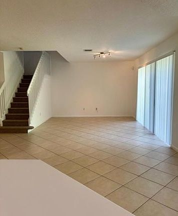 5th image of 15845 SW 49th Ct