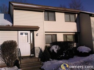 62 Oak Forest Dr, Manchester, CT 06042