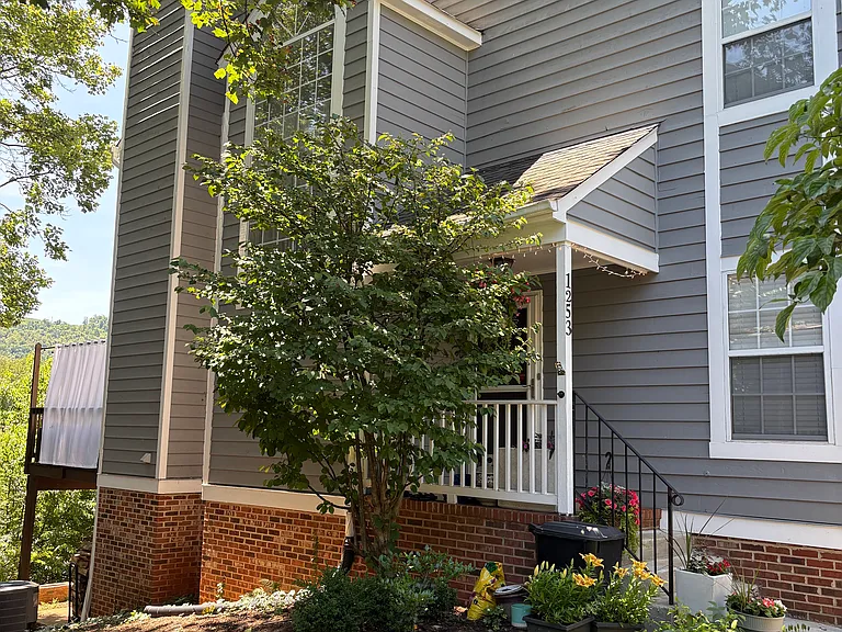 1253 Maple View Dr — Photo 11