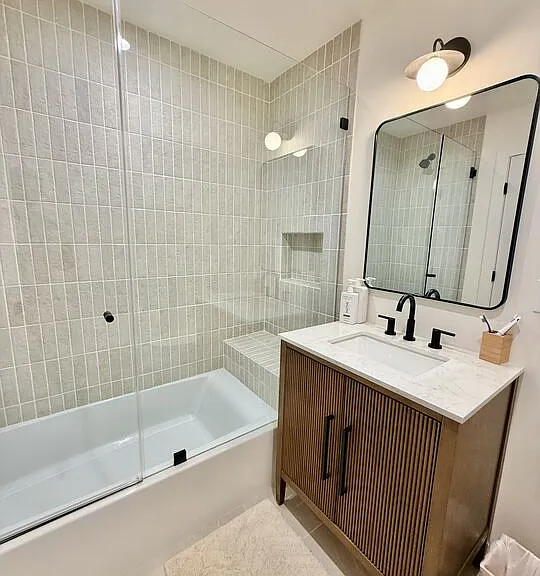 2707 Benedict St #3/4 — Photo 16