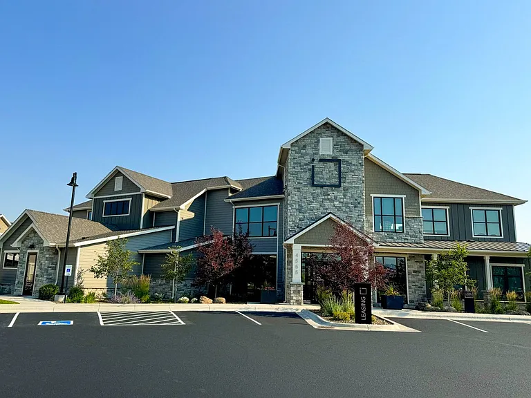 Icon Apartment Homes at Ferguson Farm — Photo 18