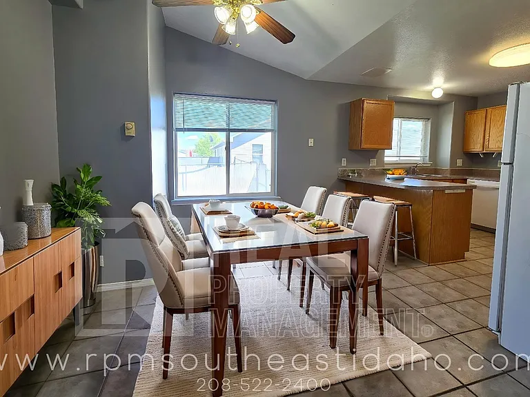 2803 E Chasewood Dr — Photo 7