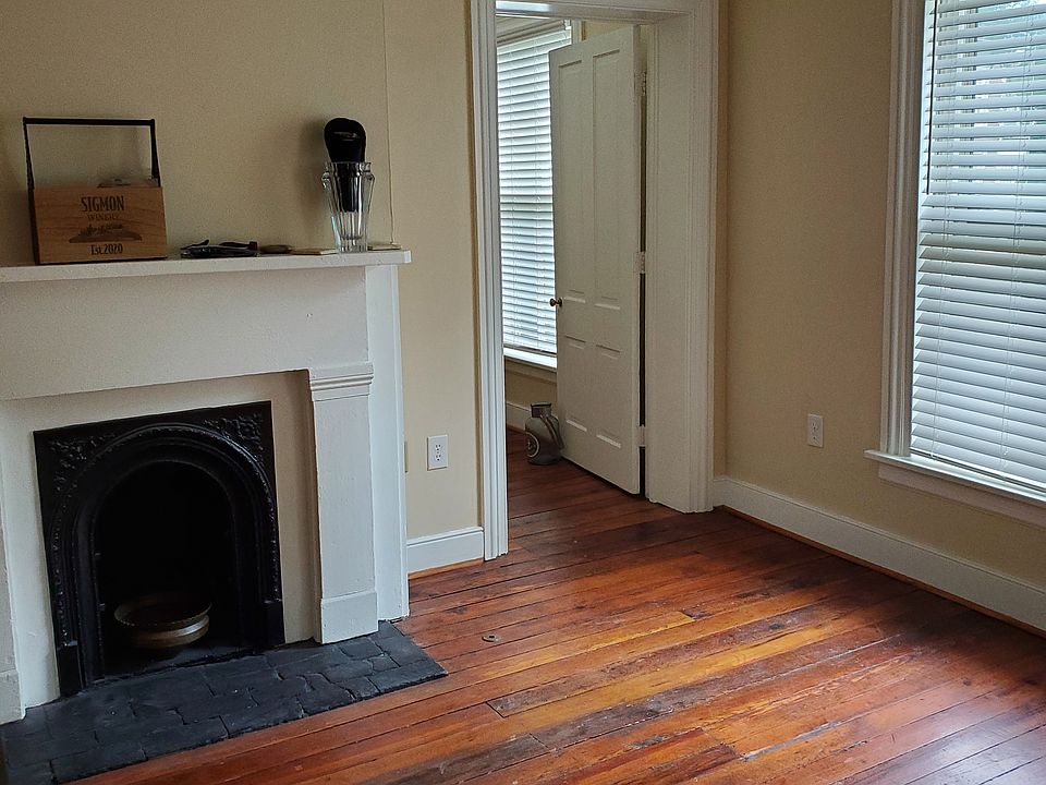 1st image of 2218 E Grace St #201
