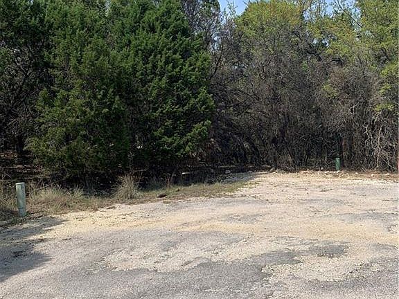3rd image of 21002 Santa Paula Ave
