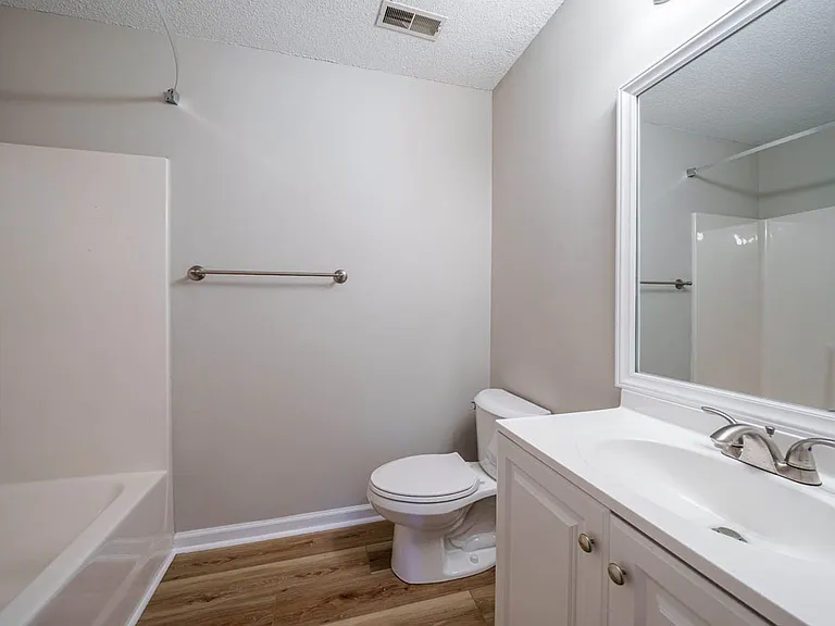 101 Thorncrest Dr — Photo 29