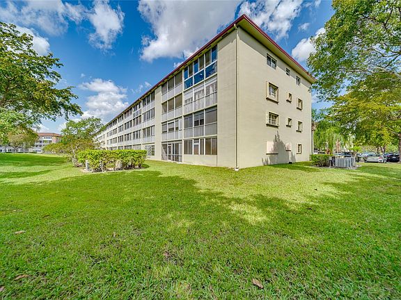 5th image of 13250 SW 7th Court #303-L