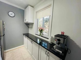 4570 Macarthur Blvd NW APT 201, Washington, DC 20007