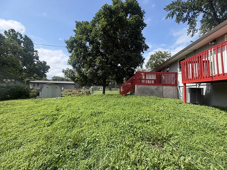 1208 S Mayview Ave — Photo 27