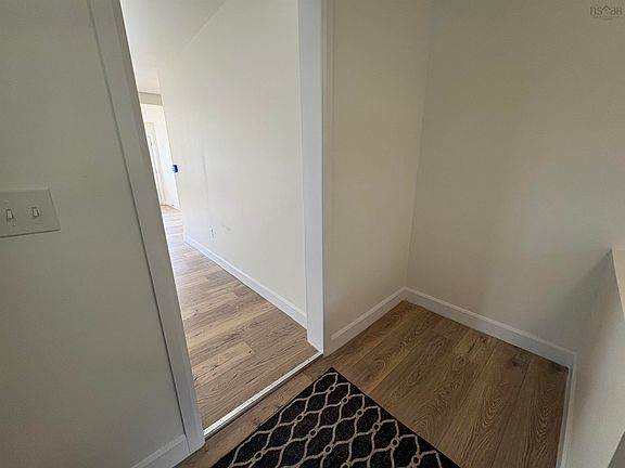 4th image of 162 6th St