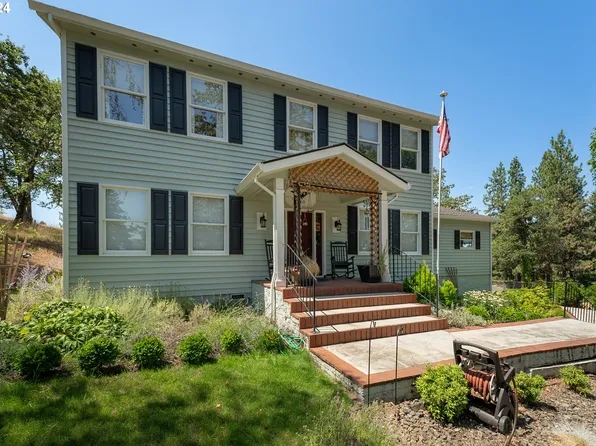 380 SE Summit Dr, Roseburg, OR 97470
