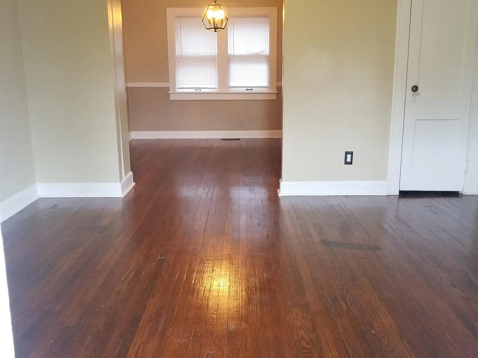 2415 Shelby St — Photo 3