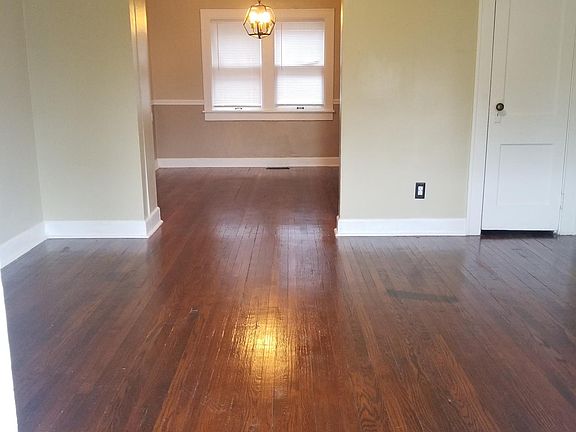 4th image of 2401 Shelby St APT 4