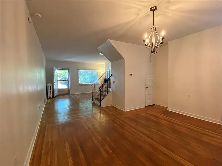 2249 Wightman St — Photo 15