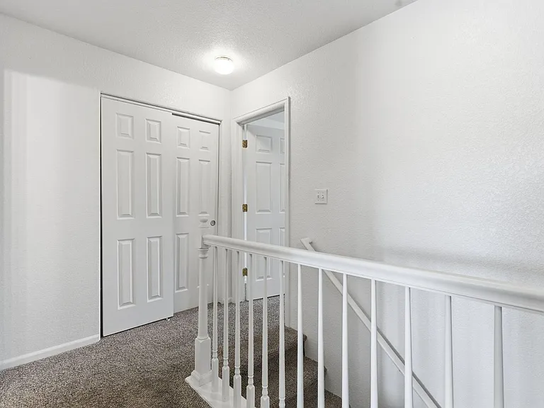 802 Waterglen Dr #D17 — Photo 16