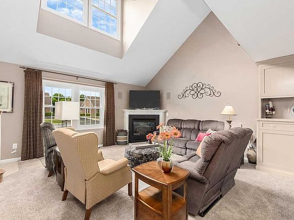 5th image of 6680 Henschen Cir