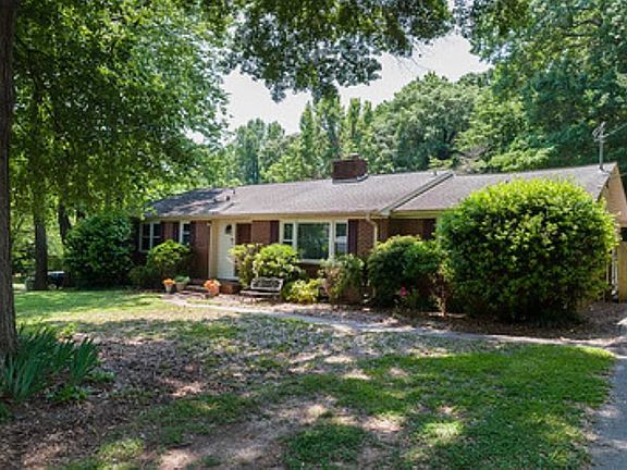 2nd image of 104 Quail Dr