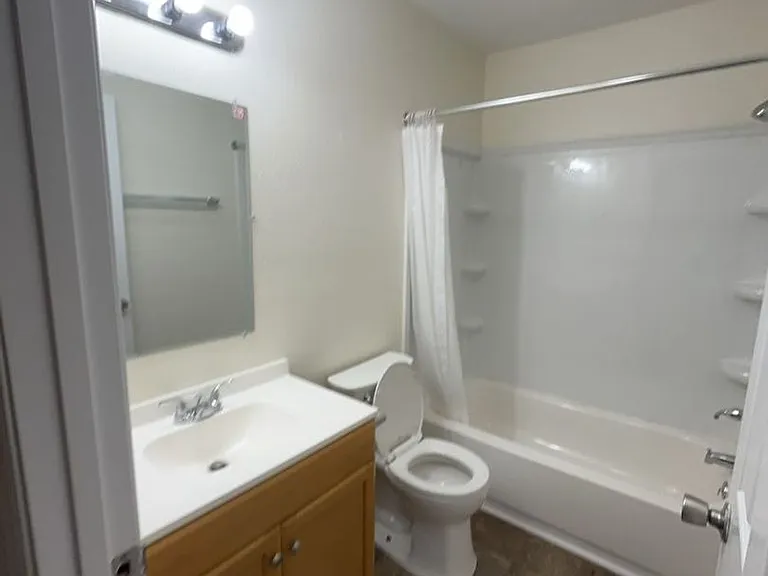 500 Skyline Dr Unit 16 — Photo 27
