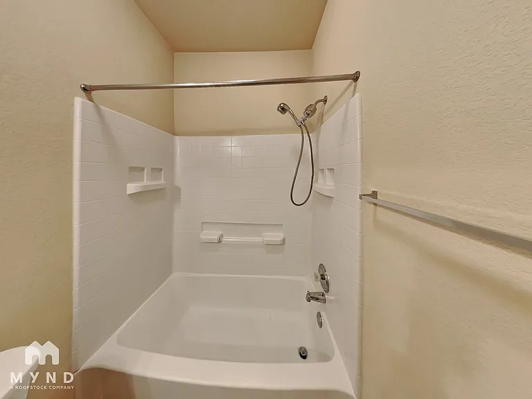 2216 Zach Scott St — Photo 12