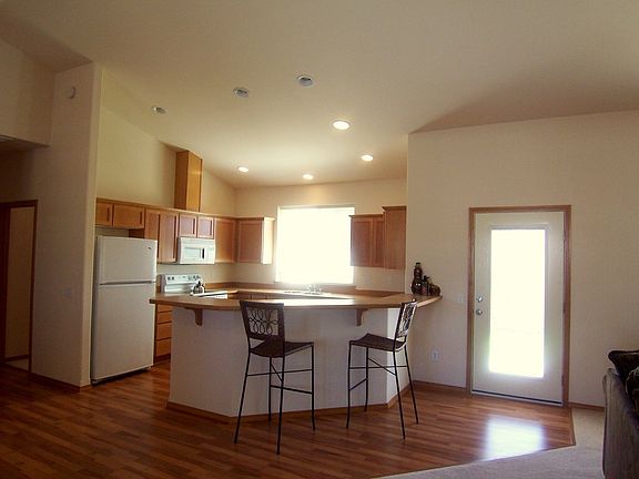 Open kitchen with eating bar