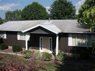 324 Robertson Dr, Belle Vernon, PA 15012