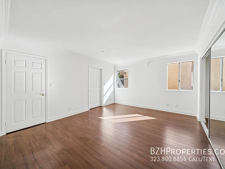 1508 Greenfield Ave — Photo 23