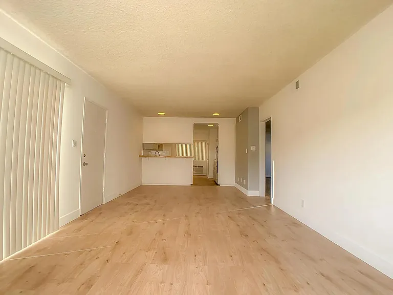 524 E Palm Ave #4 — Photo 3