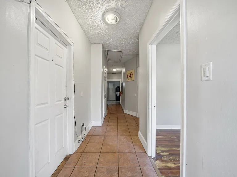 834 Drummond St SW #1 — Photo 8