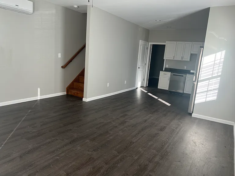 348 Elm St — Photo 4