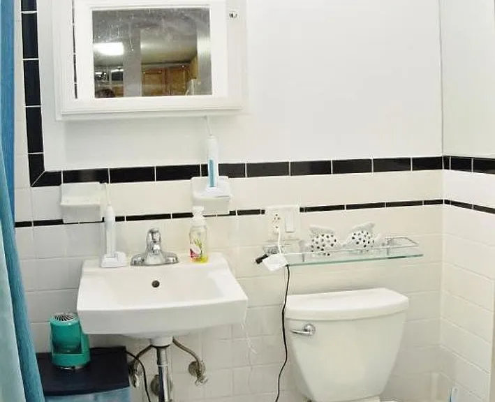9 Euston Rd #12L — Photo 4